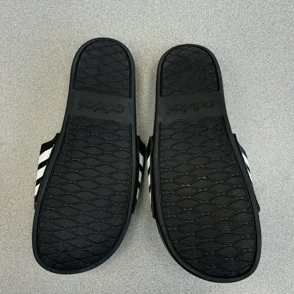 Adidas Men's Size 7 Adilette Shower Slides Black & White - Picture 4 of 6